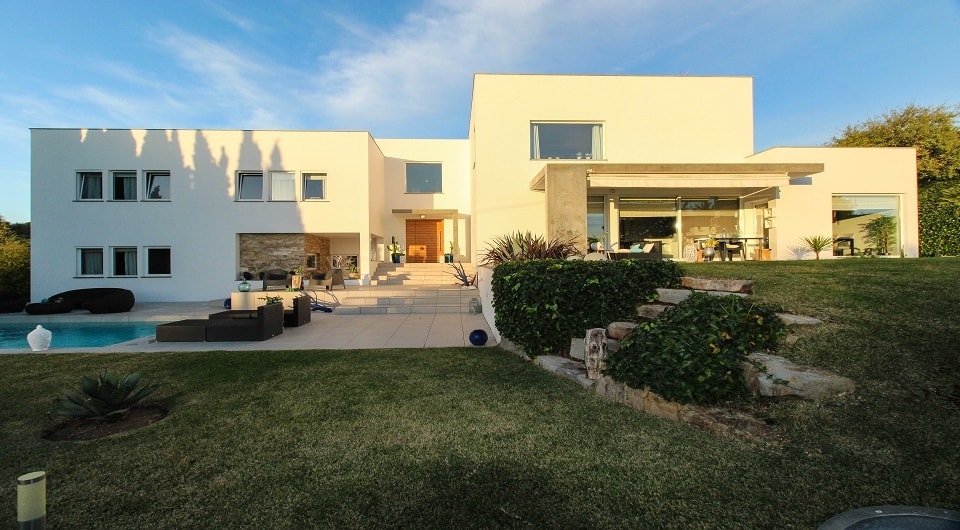 Contemporary 4 bedroom villa in Sao bras country side in Central Algarve