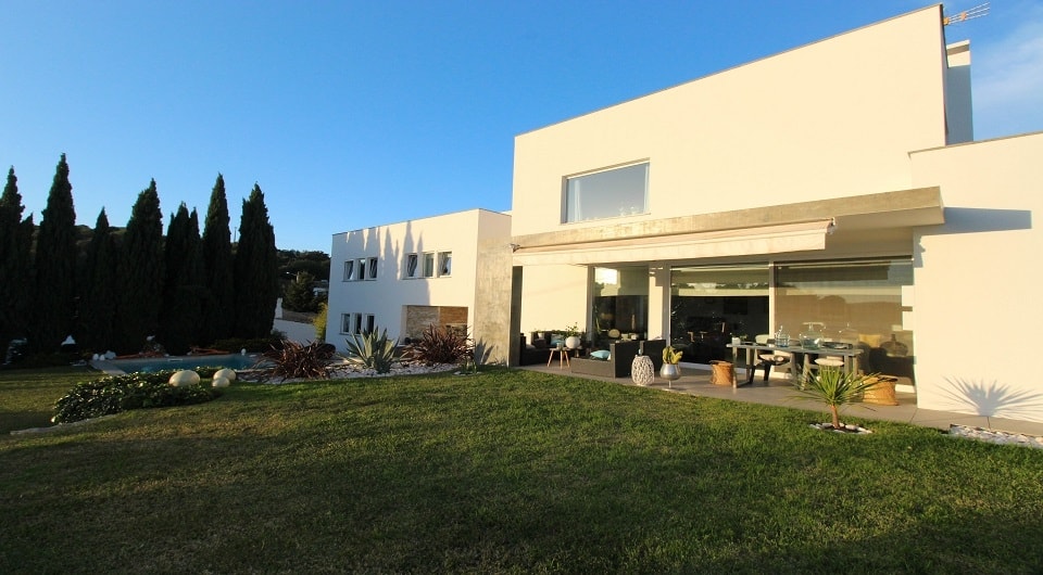Contemporary 4 bedroom villa in Sao bras country side in Central Algarve