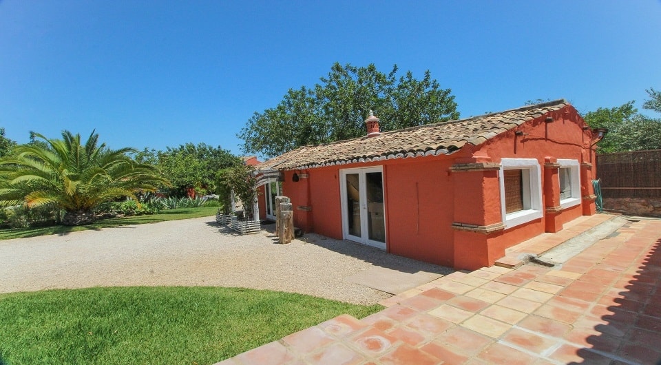 Amazing 4 bed Country Home in Goldra - Santa Bárbara de Nexe