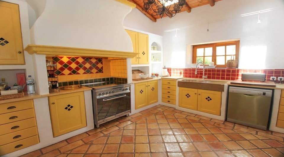 Amazing 4 bed Country Home in Goldra - Santa Bárbara de Nexe