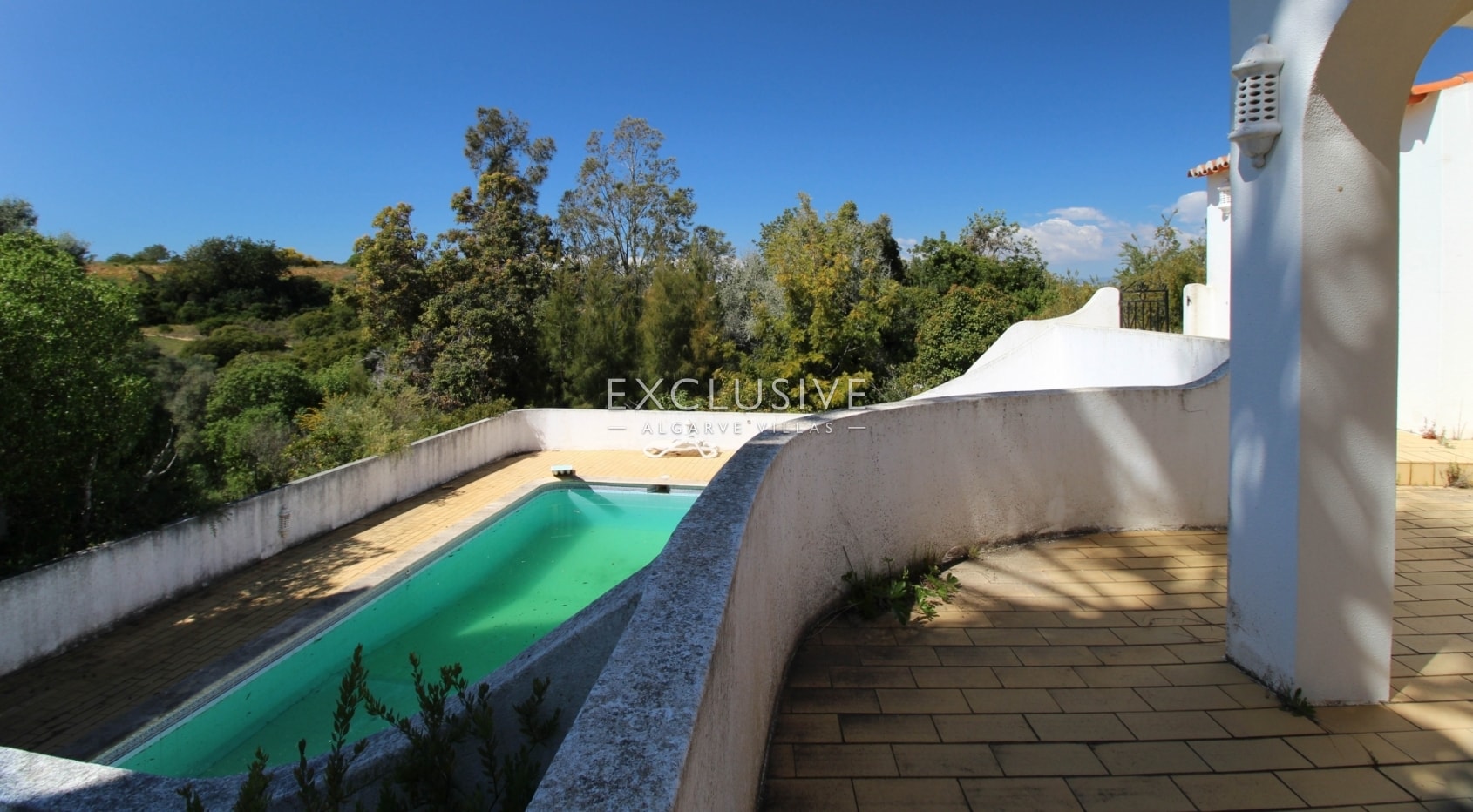 SOLD -renovation villa with pool near the centre of Carvoeiro in West Algarve