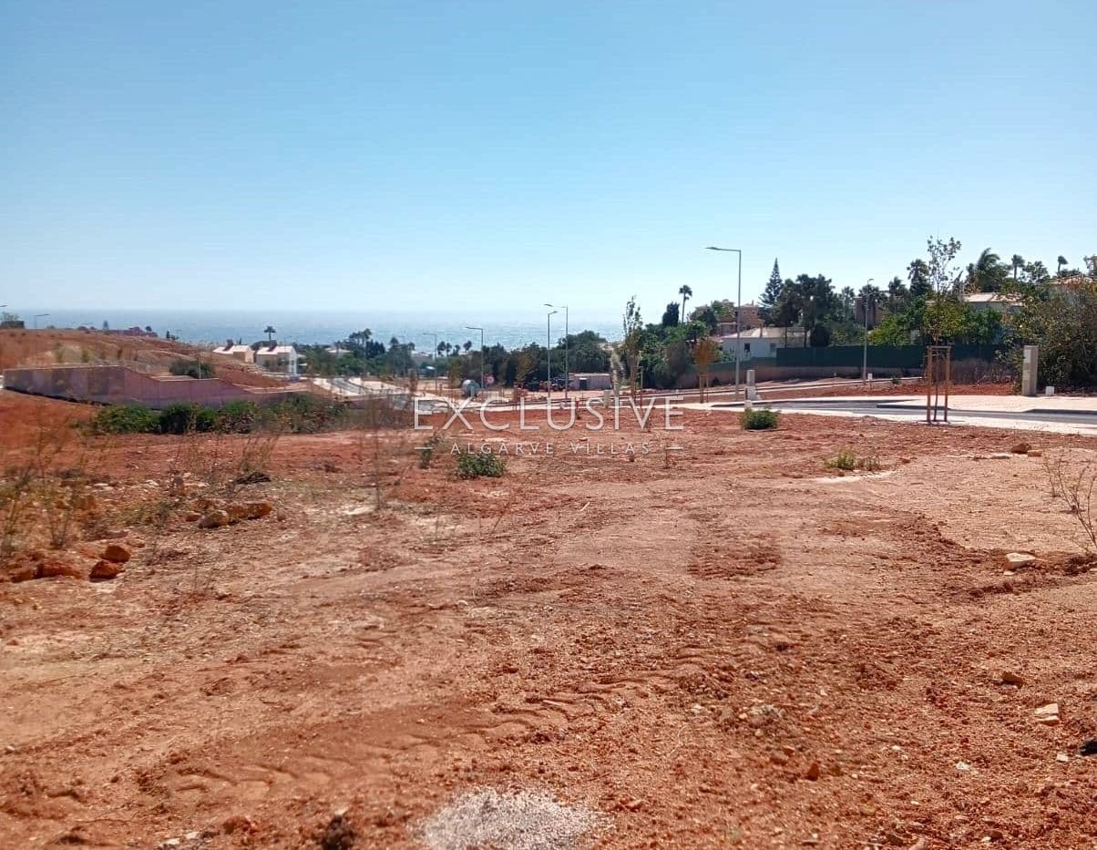 Städtisches Grundstück in Praia da Luz, Lagos, mit Meerblick-1