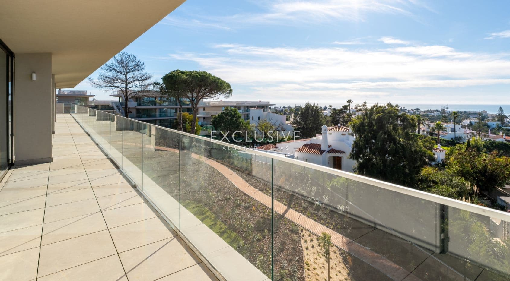 4 bedroom top floor penthouse with sea views in Carvoeiro, West Algarve-1