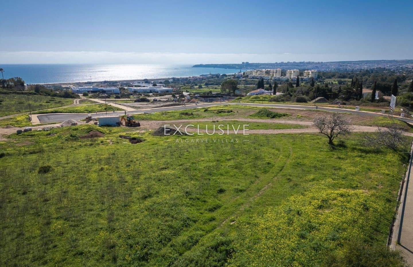 Große private Baugrundstücke mit atemberaubendem Meerblick in Lagos, Algarve-1