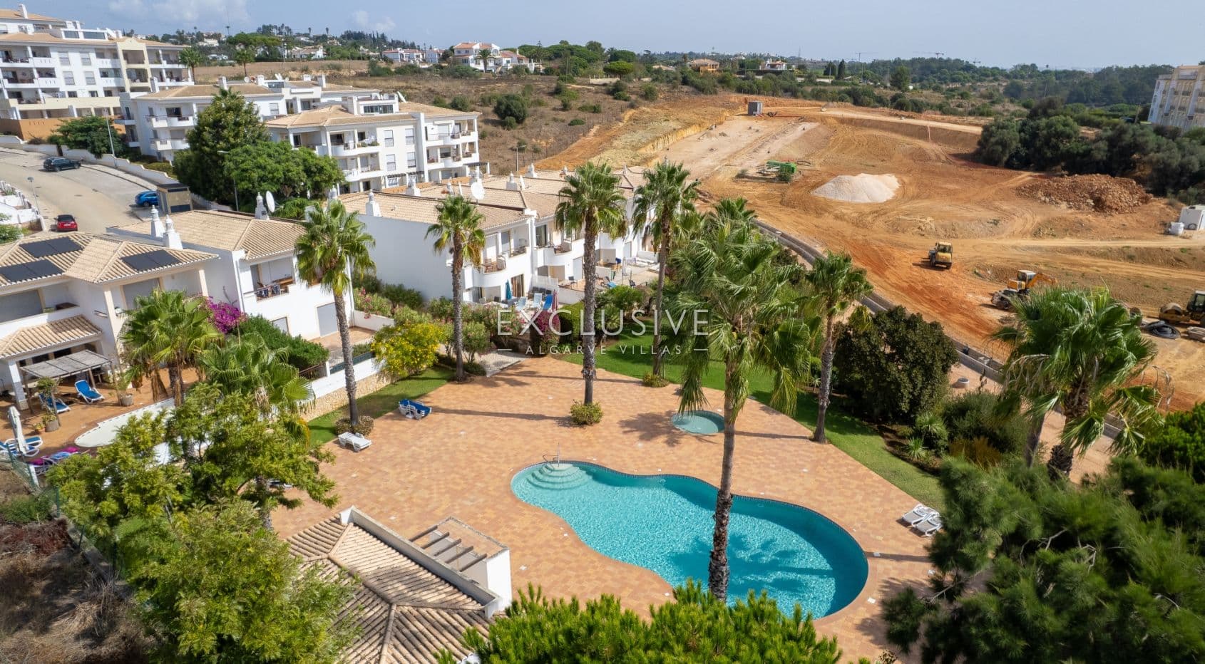 2 Bedroom Apartment with Sea Views in Alba Villas, Meia Praia - Lagos-1