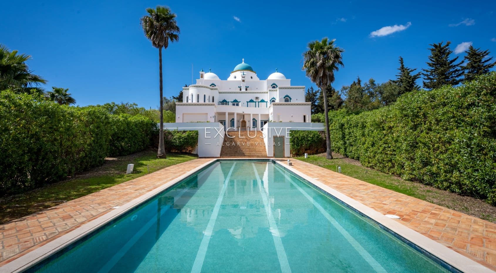 Luxury 5-Bedroom Villa in Lagoa – Perfect for Families, Boutique Hotel, or a Retreat-1