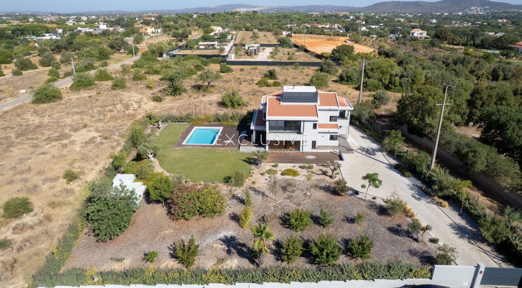 7 bedroom modern villa near Quarteira Beach, Algarve-1