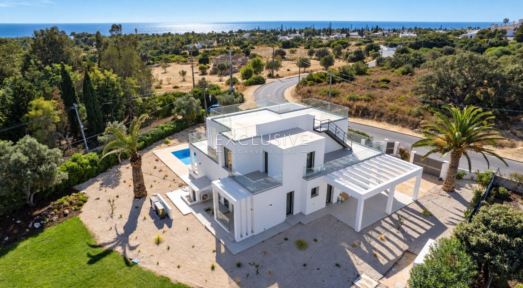 A vendre près de Carvoeiro Alfanzina lighthouse villa rénovée de 4 chambres avec vue sur l'océan et