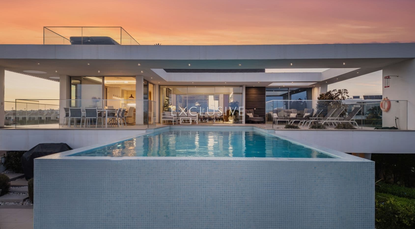Contemporary Villa with fabulous Sea Views, Walking Distance to Beaches and Historic Centre-1