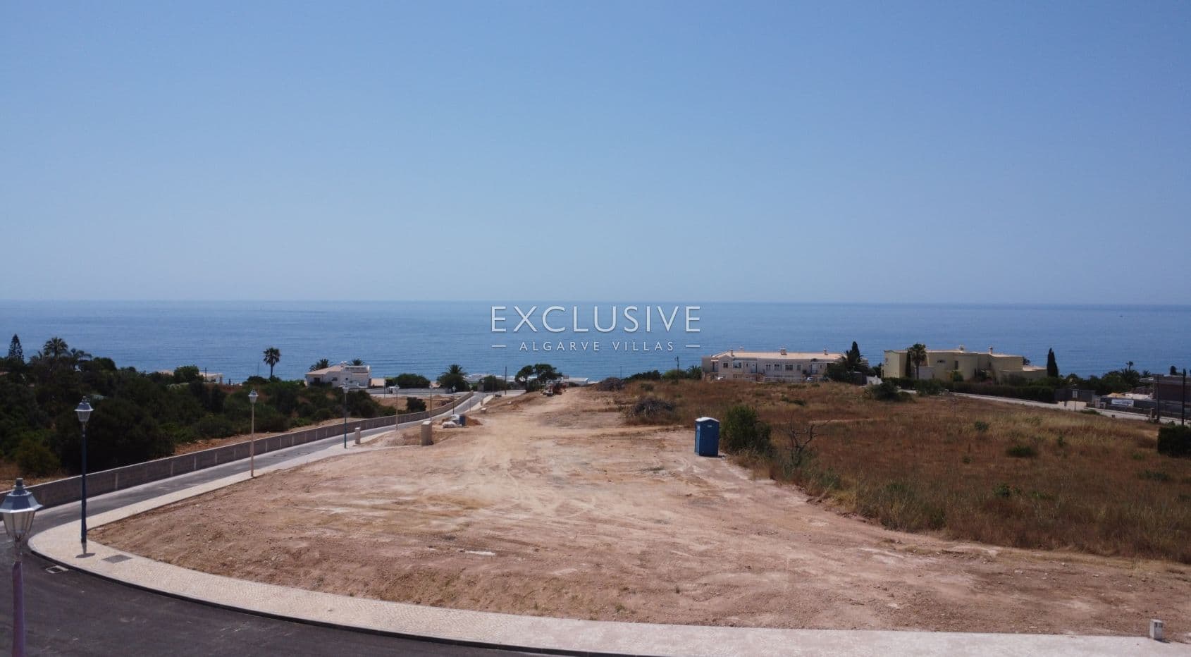 Building plot with sea views within walking distance to amenities in Praia da Luz, Algarve-2