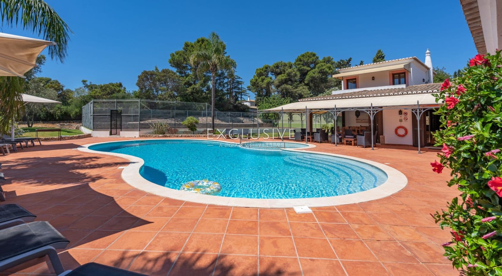 7 Bedroom Villa with Pool and Tennis Court in Carvoeiro with rental income-1