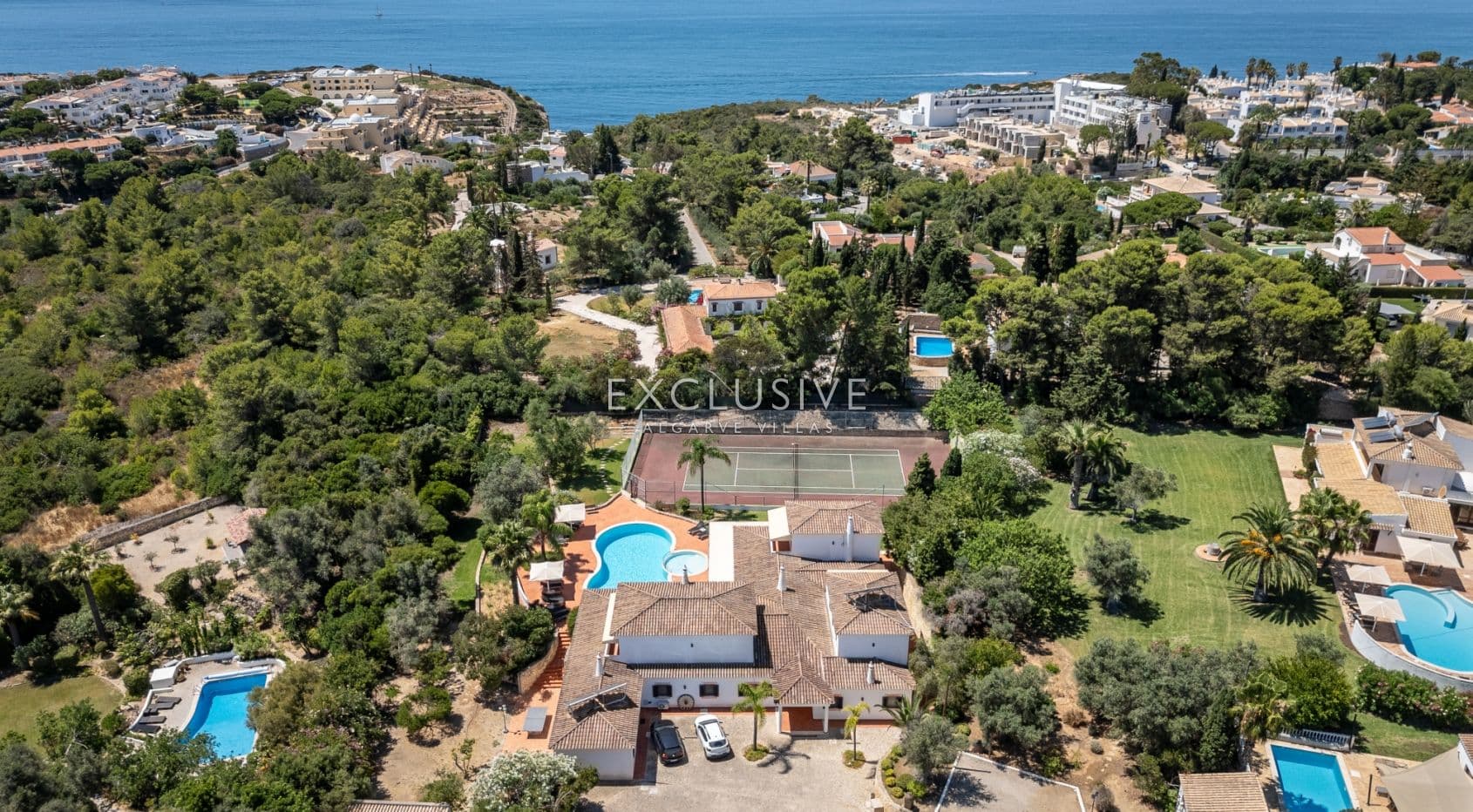 Fantastic 7 bedroom villa with pool and tennis court Carvoeiro, Algarve-1
