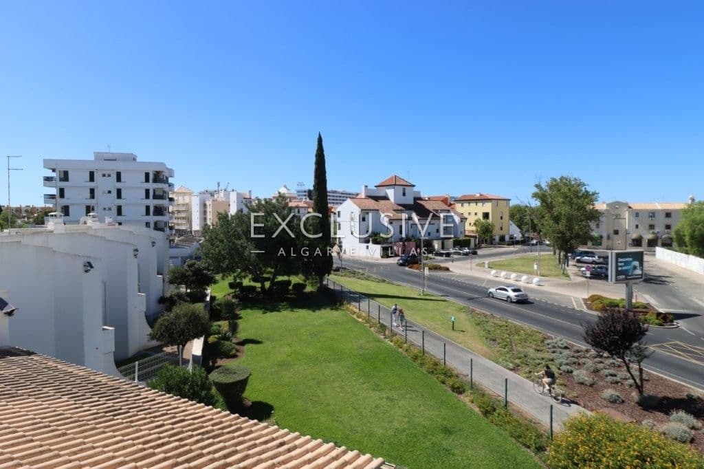 Ruim duplex appartement met drie slaapkamers in Vilamoura-1