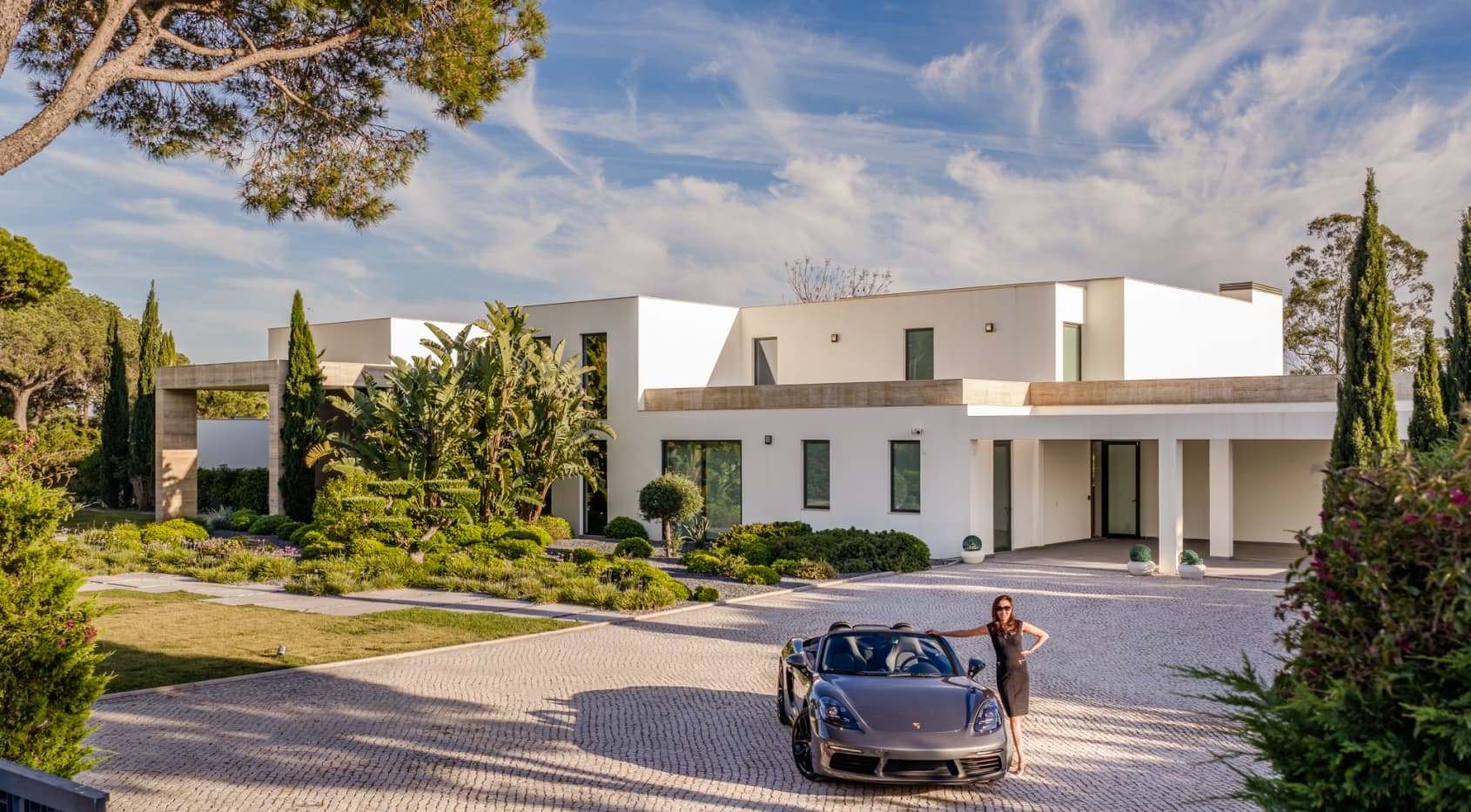 Sophisticated 5+3 Bedroom Villa in Vilamoura’s Prestigious Pinhal Velho-1