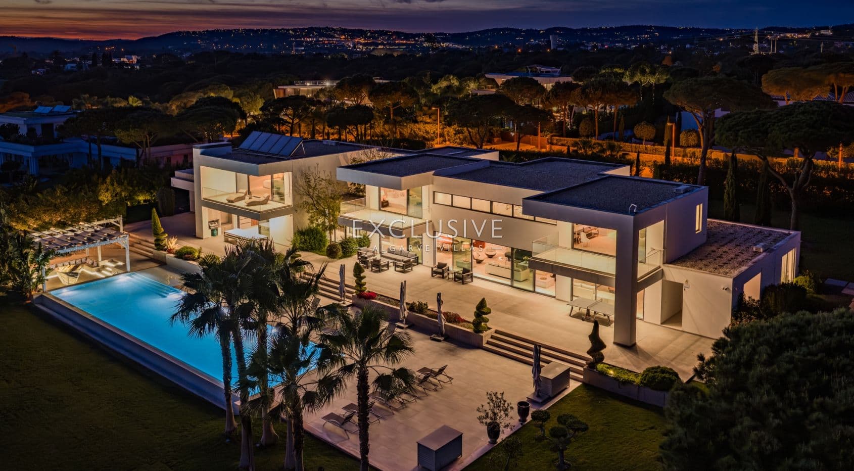 Verfijnde 5+3 Suite Villa in Vilamoura's prestigieuze Pinhal Velho-1