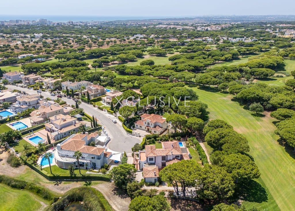 Elegante 4-slaapkamer villa met privé golftoegang in Vila Sol Resort, Centraal Algarve-2