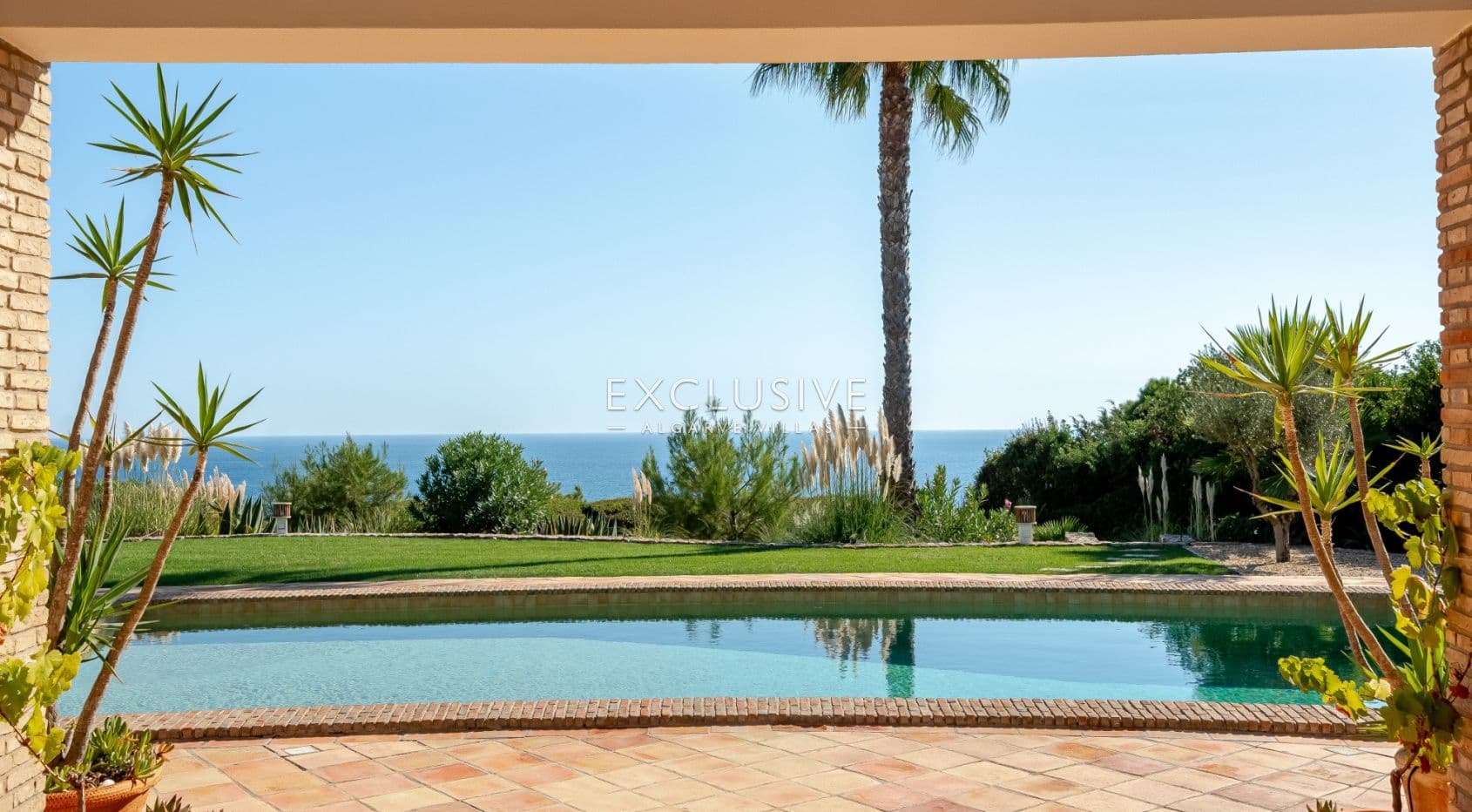 Ocean frontline Luxury 3+1 bedroom villa with 2 pools in Carvoeiro with beautiful sea view-1
