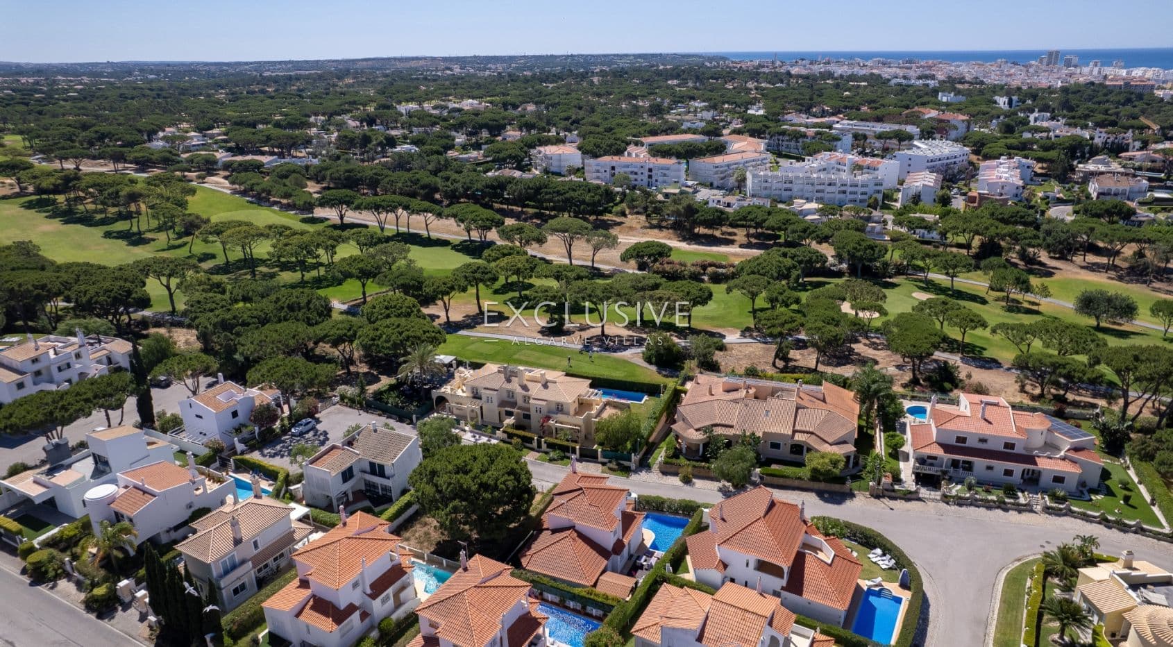 Beautiful Villa with Heated Pool in Vilamoura in Great Location-1