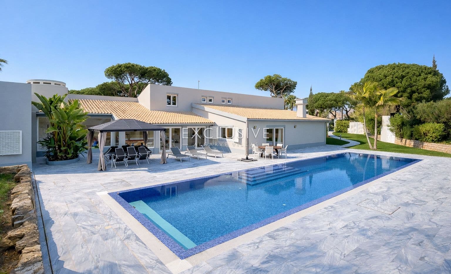 Buy a 4+1 Bedroom Luxury Villa in Vilamoura’s Prestigious Old Course Area-2