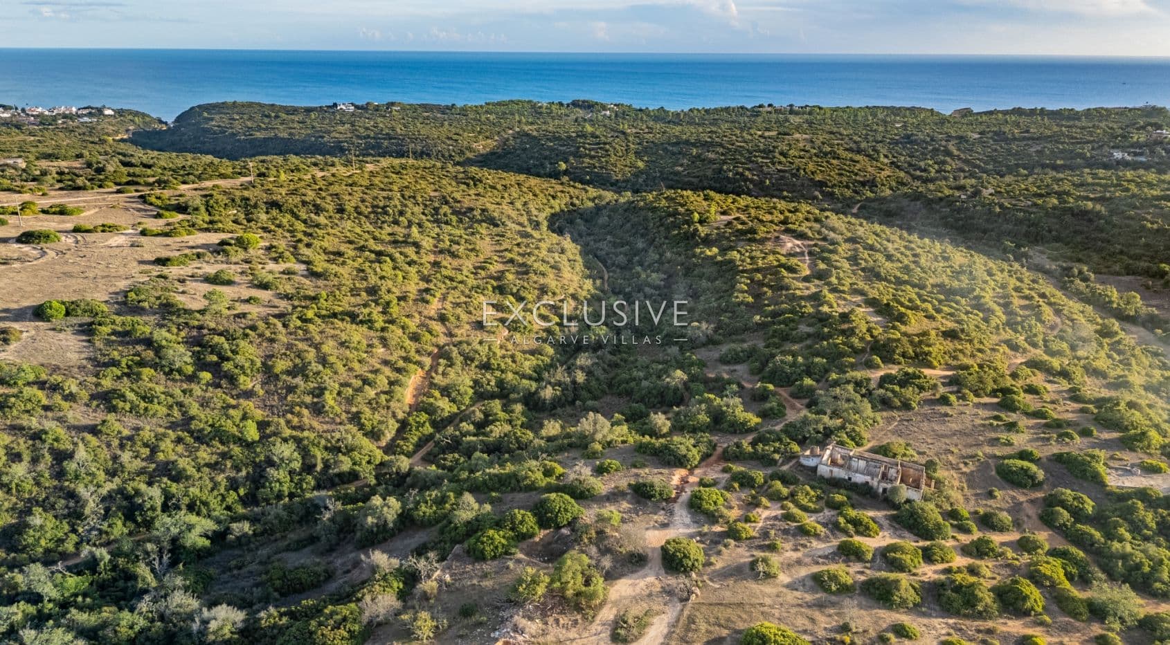 Large plot in Porches with Ruin, Algarve-1