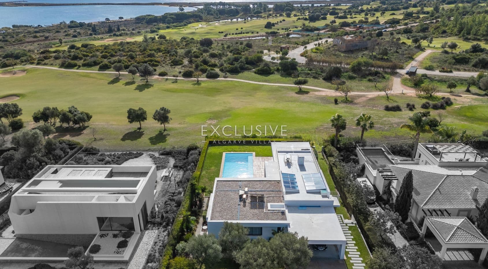 Elegant Villa with Exceptional Views & Direct Palmares Golf Access, Algarve-2