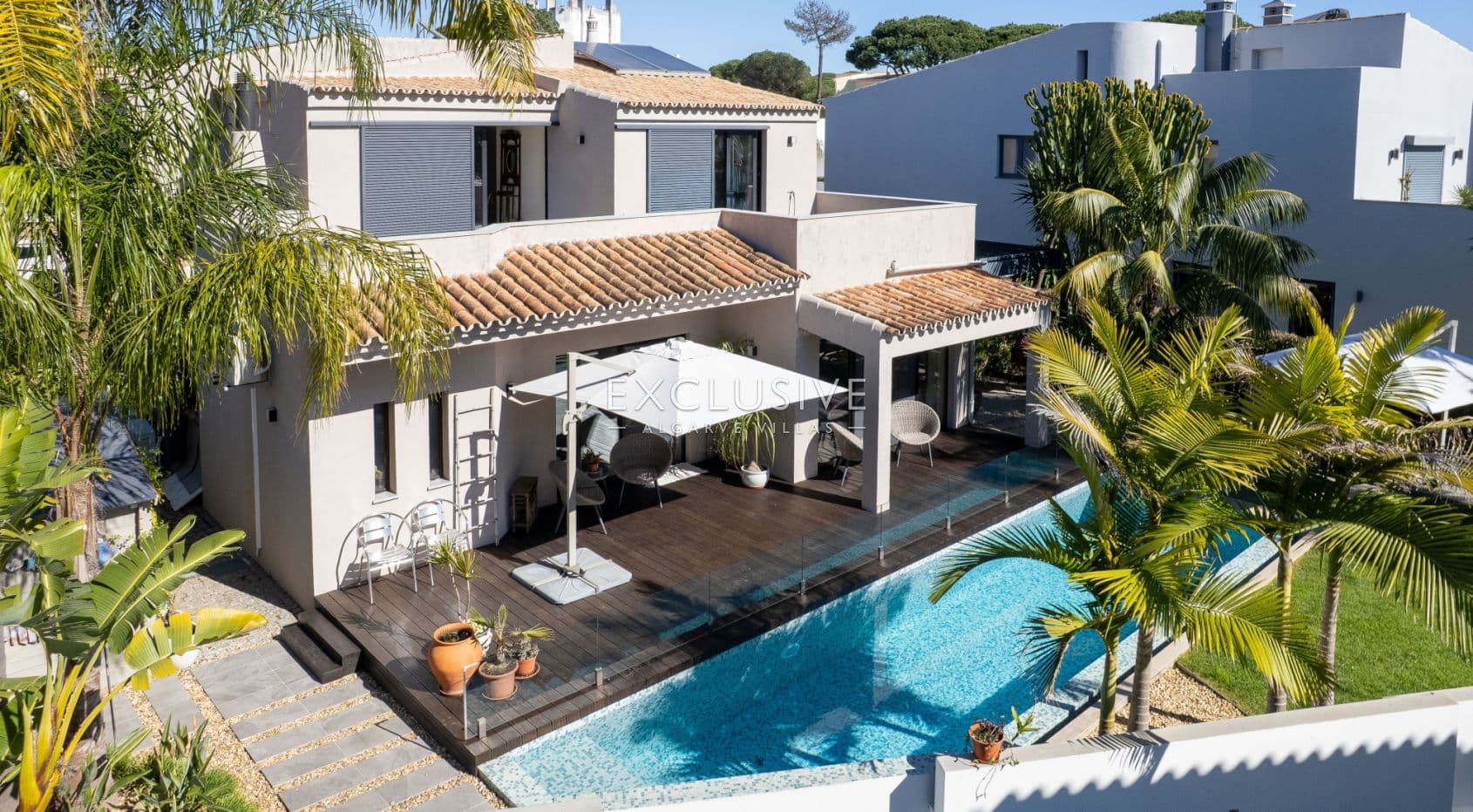 Buy 3+1 Bedroom Villa in Well Sought after Location in Vilamoura-1