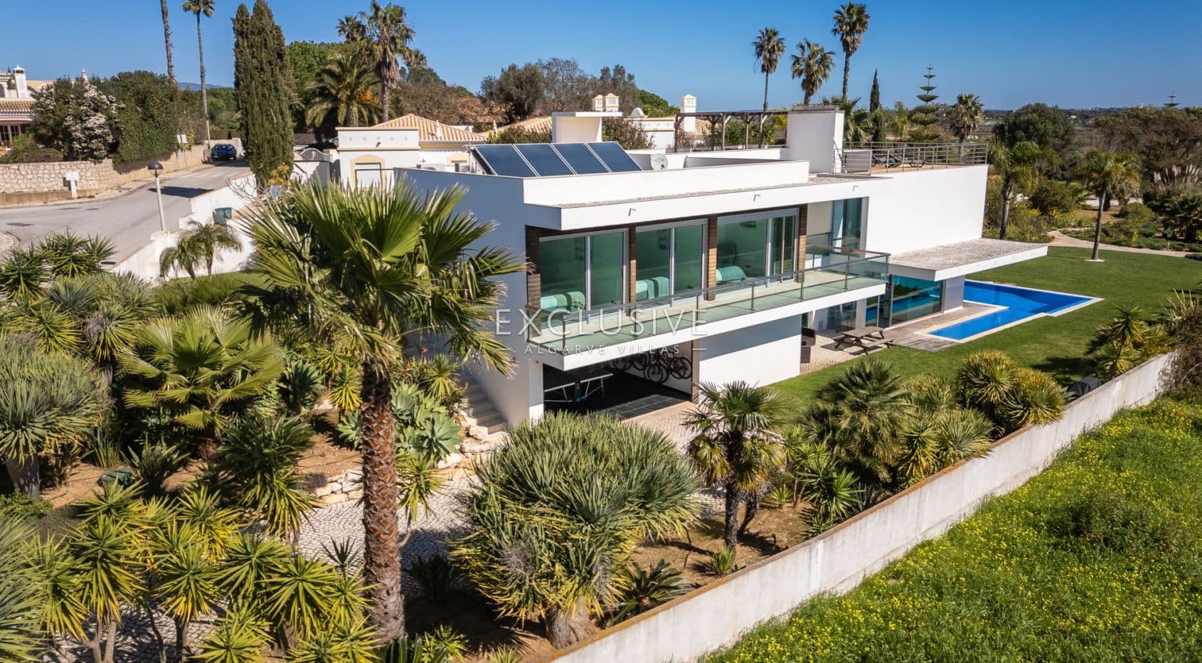 Contemporary villa overlooking Palmares golf course, the Meia Praia and Alvor Estuary-1
