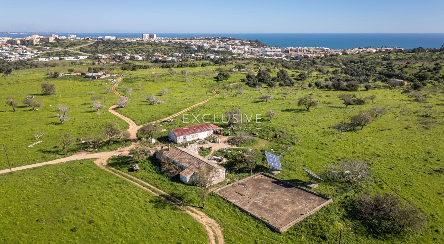 Large plot of land with potential to build and fantastic sea views, in Lagos-2