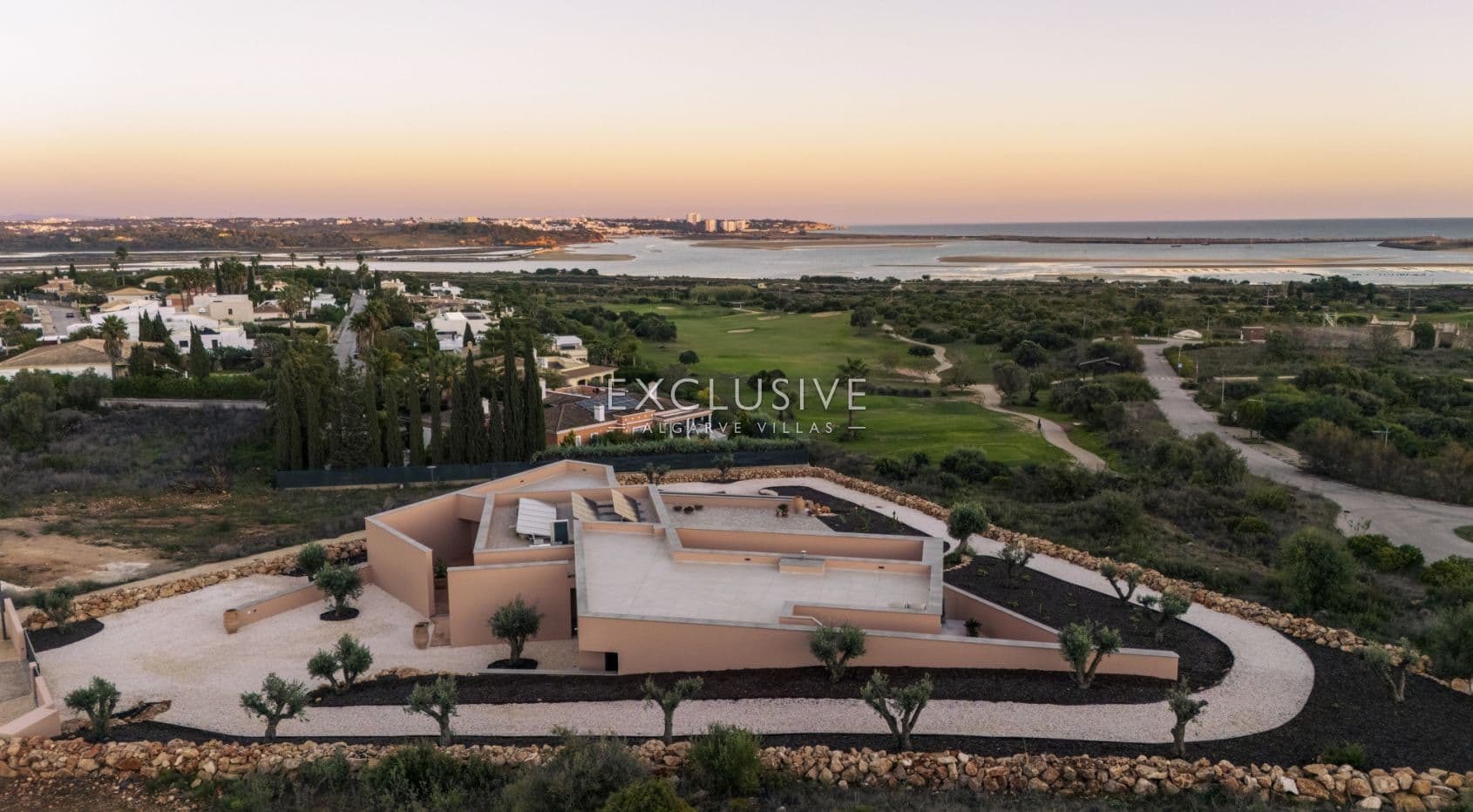 Luxury Contemporary Villa Beside Palmares Golf with Panoramic Sea Views Lagos, Algarve-2