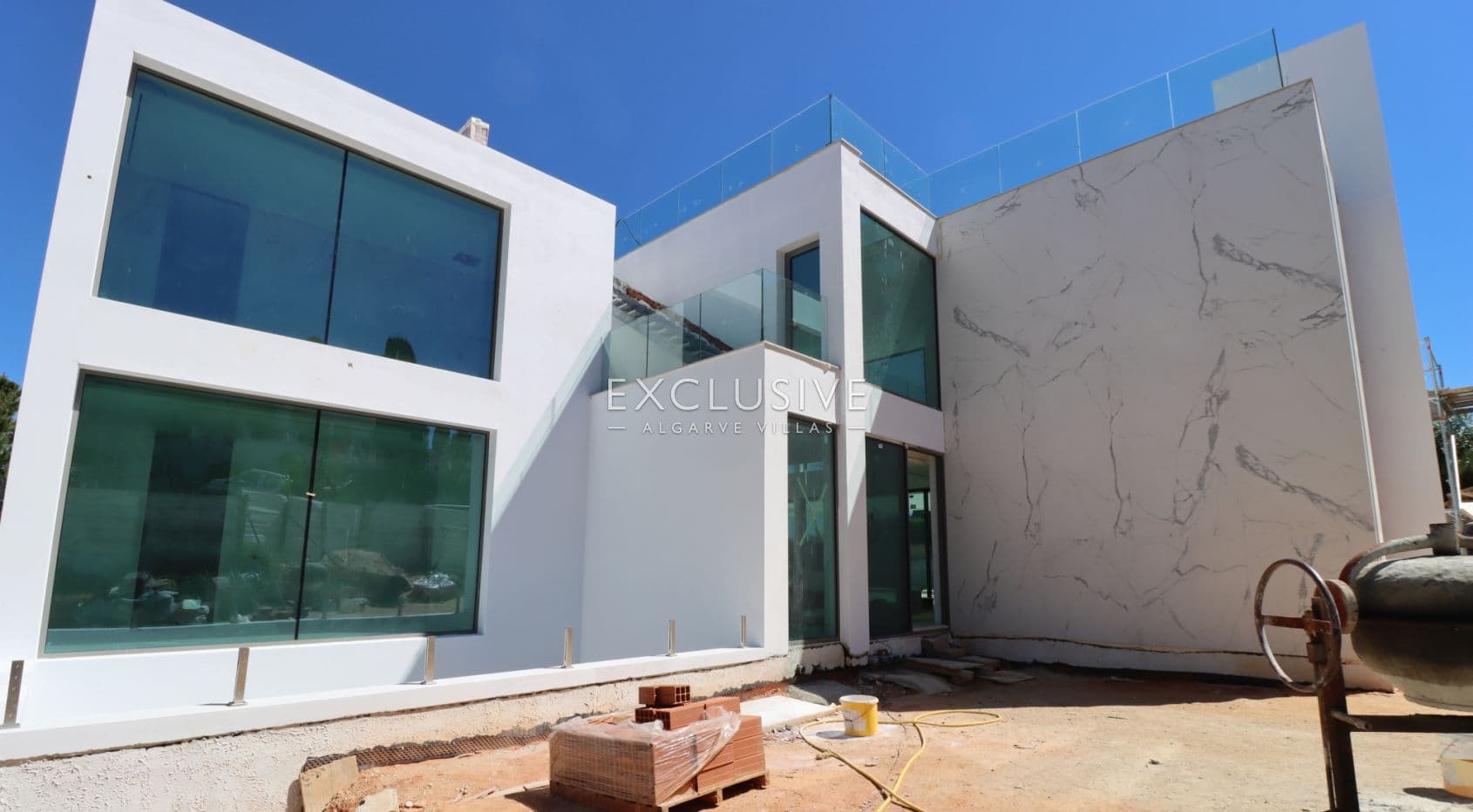 4+1 villa in Quinta do Lago, within walking distance to the beach, Algarve-2