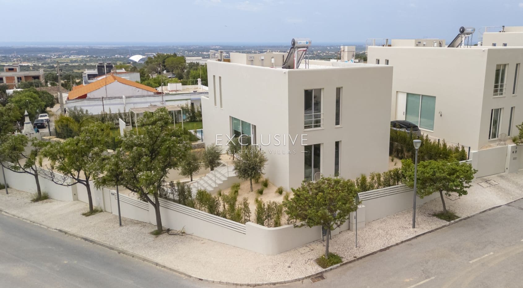 Discover a Stunning New 3-Bedroom Villa in Santa Bárbara de Nexe, Algarve-2
