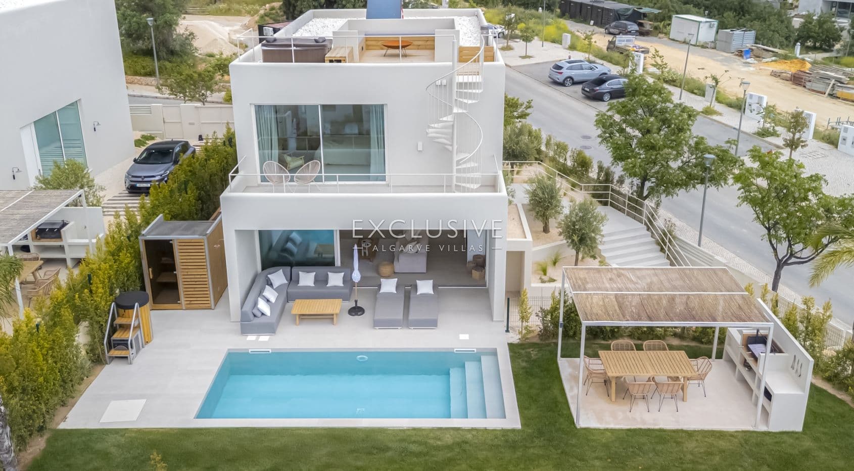 Discover a Stunning New 3-Bedroom Villa in Santa Bárbara de Nexe, Algarve-1