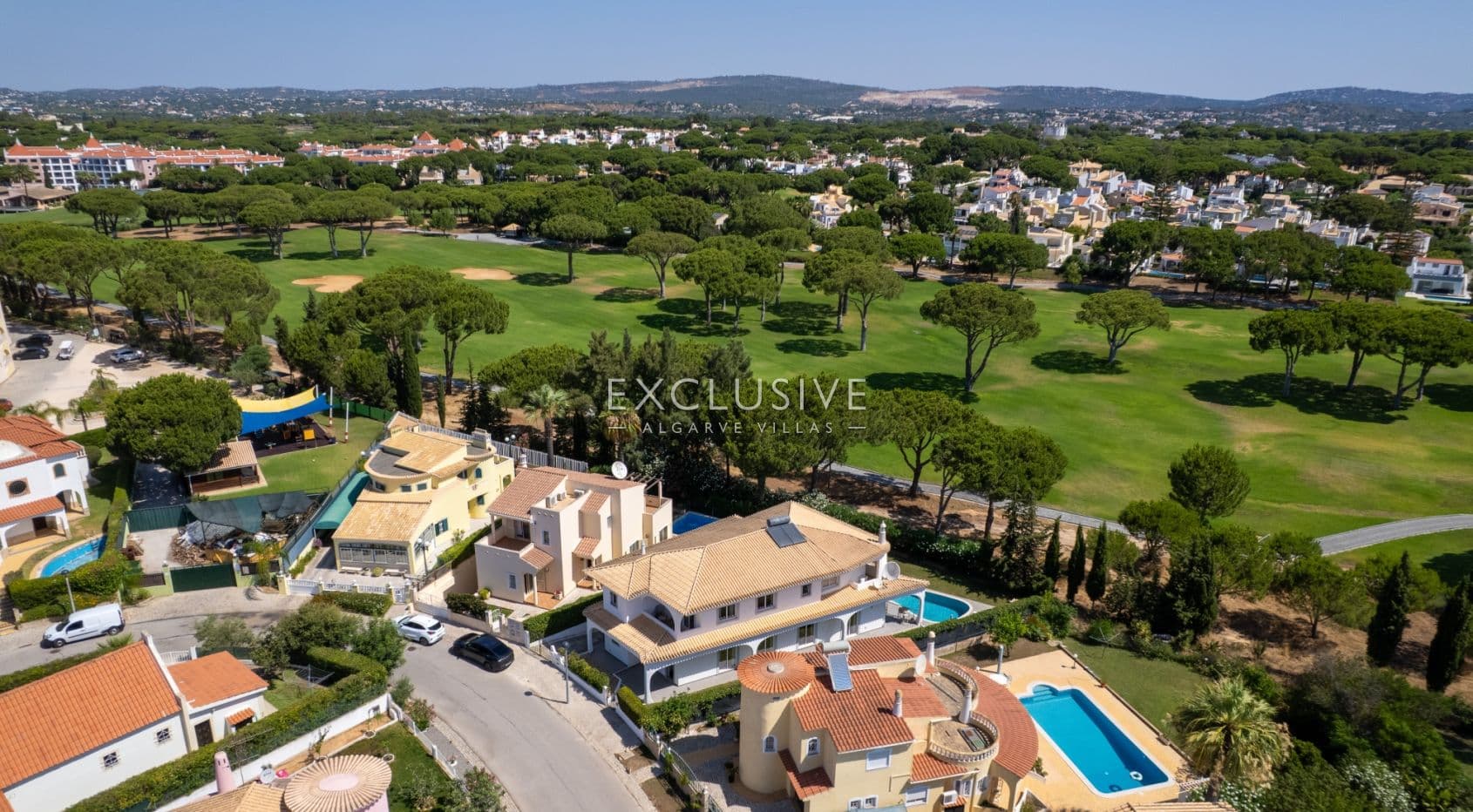 Buy a Frontline Golf Villa in Vilamoura Old Village-1