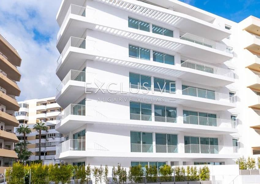 Modern 3 Bedroom Apartment in Vilamoura, Close to the Marina and Golf Courses-1