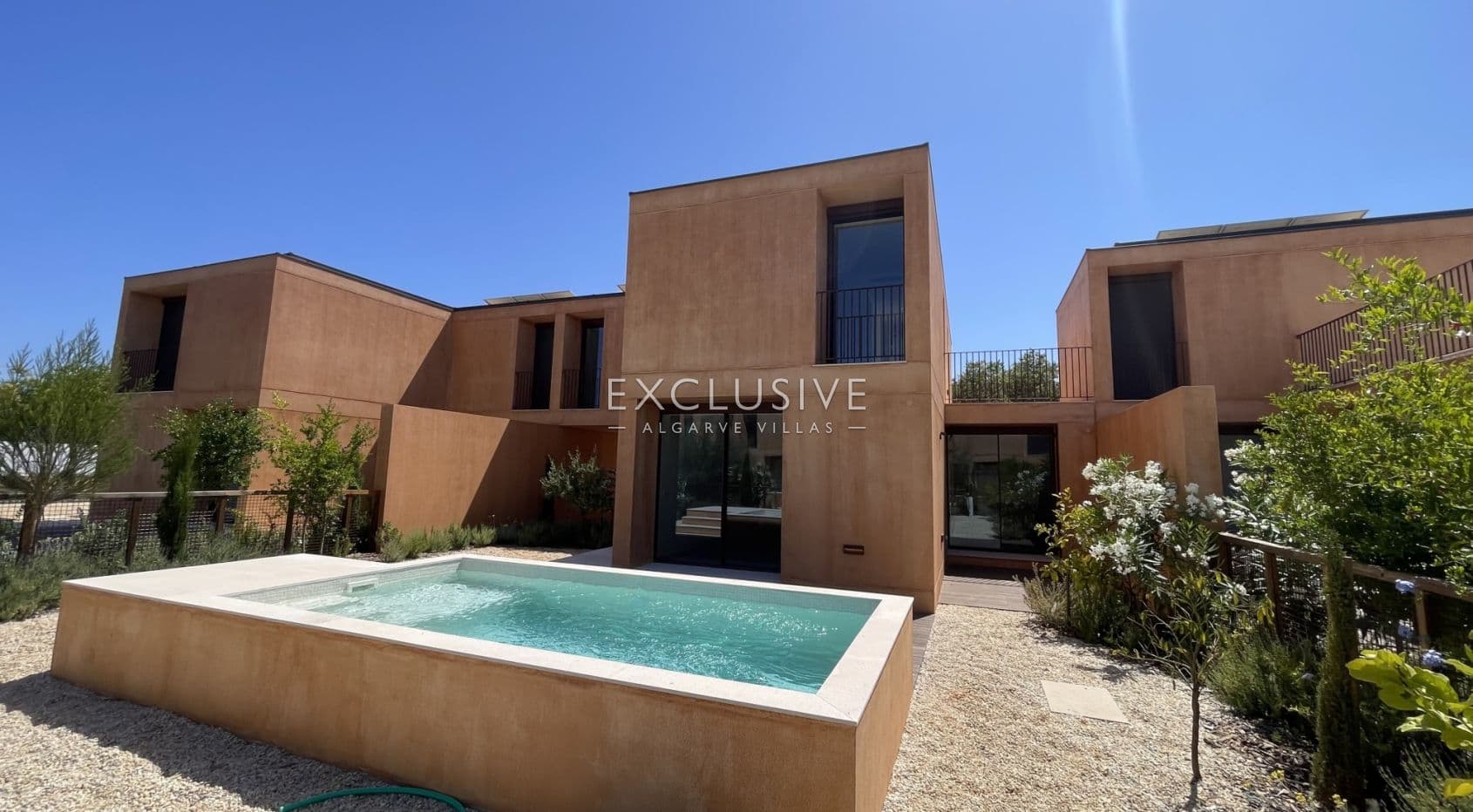 Buy Luxury 3 Bedroom Villa with Private Pool & Garden in Vilamoura-1