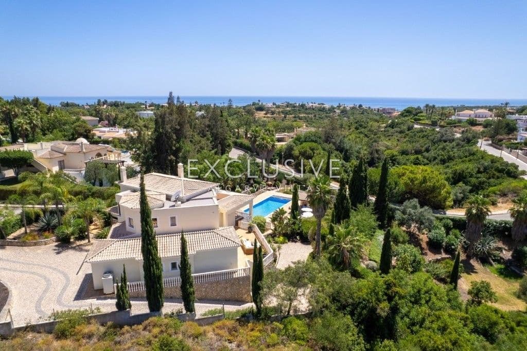 Modern 4 bed villa, with traditional Portuguese features, pool and seaviews, Carvoeiro-2