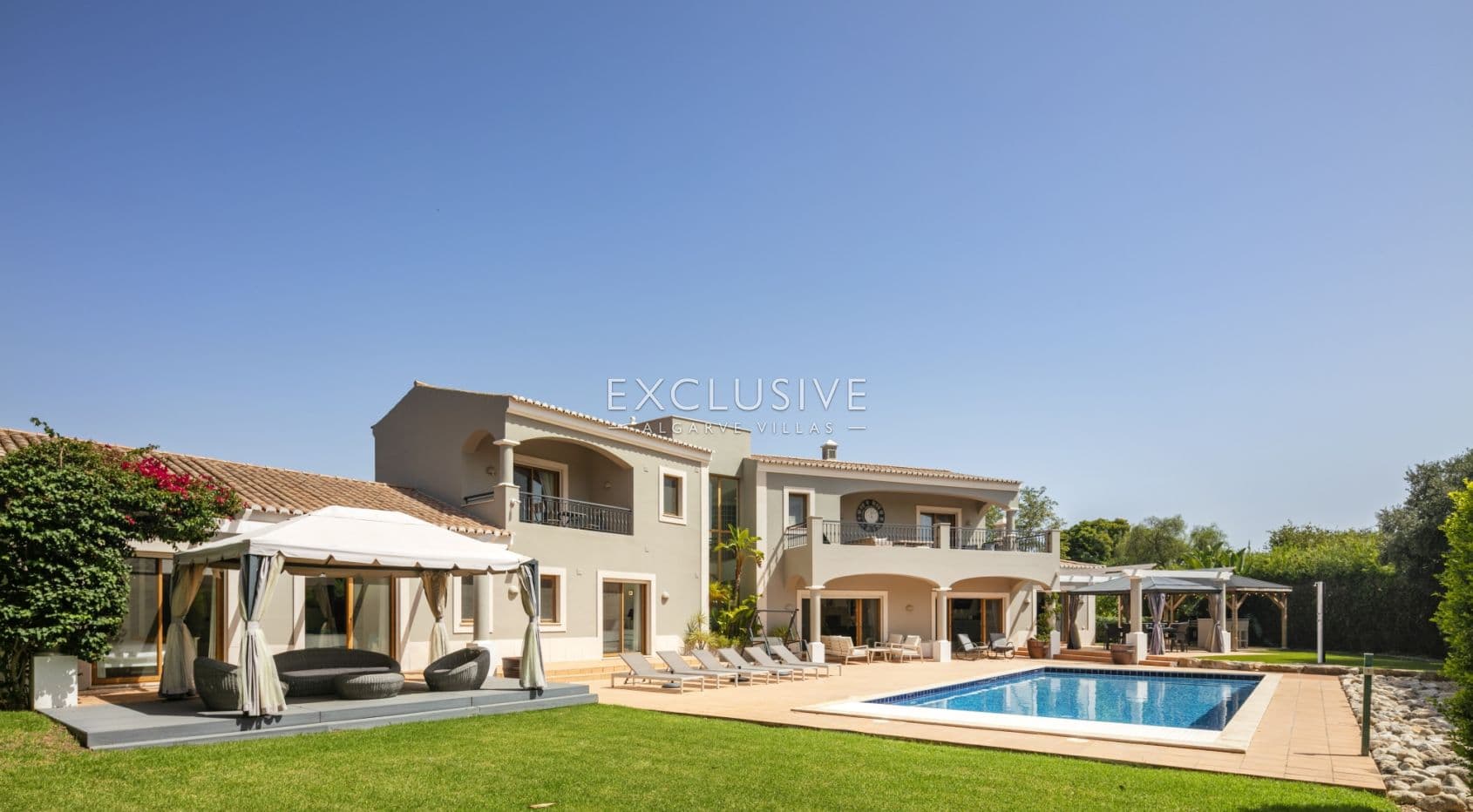 Golf front villa 5 bedrooms Golf Resort in Carvoeiro on double plot with private pool-1