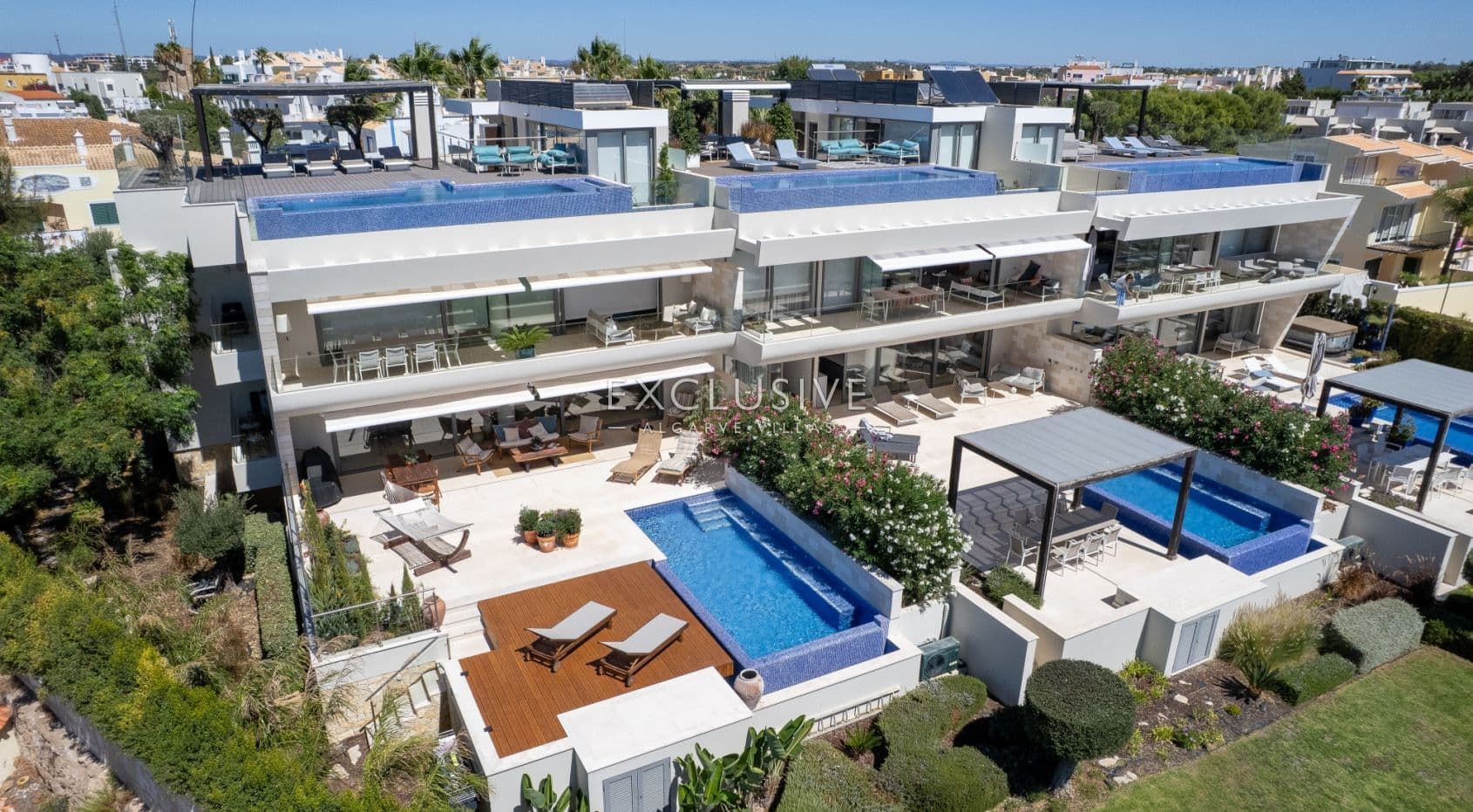 Luxury 3 bedroom seaview apartment with private pool near Ferragudo beach